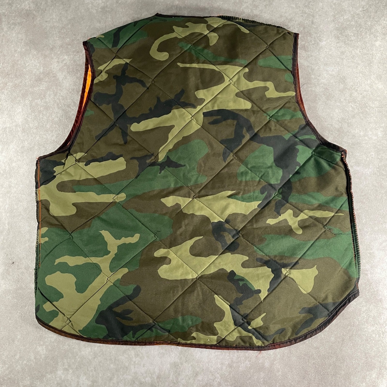 80's 90's Reversible Quilted Hunting Vest Men's Woodland Camo Large Lightweight — image 6 of 8